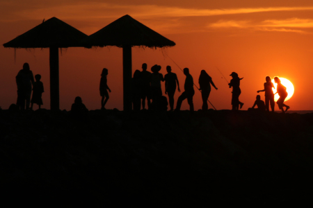 SUNSET DI KAMPUNG LAMPUUK