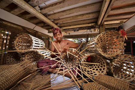 Pak Ketut sang pembuat Bubu Lobster