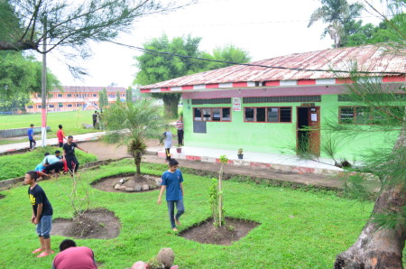 suasana gotong royong dipagi hari