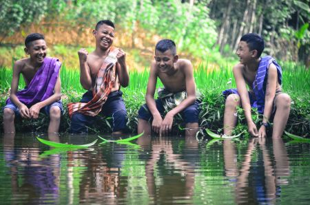 ceria bermain kapal-kapalan