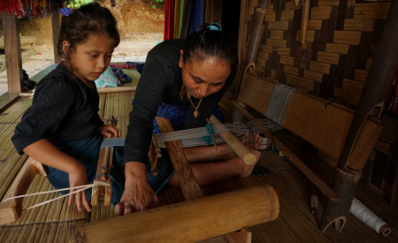 Melestarikan tenun baduy