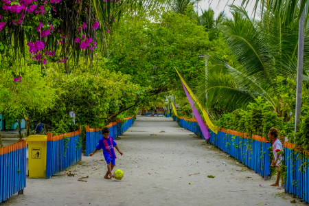 Bermain Bola di Pulau Arborek