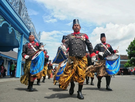 pasukan drum band kraton surakarta