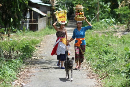 Penari Rejang Adat