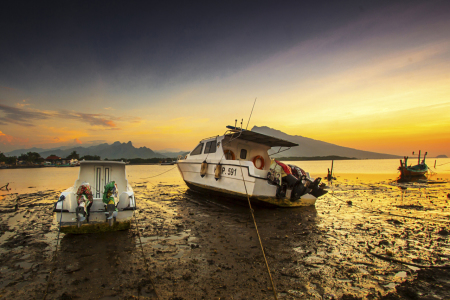 Senja Tepi Pelabuhan Panarukan