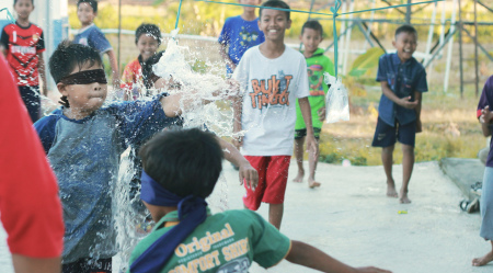 Keceriaan anak - anak di desa