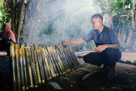 Memasak Lemang