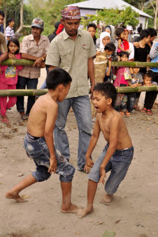 RING BERMAIN ADU KAKI SISEMBA