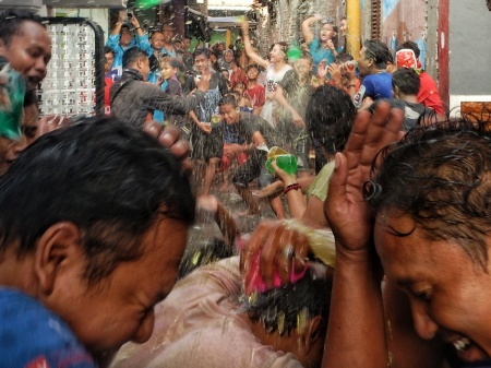 Kemeriahan Kampung Bustaman