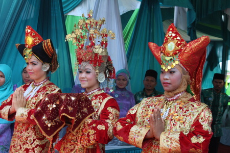 Ragam Pakaian Adat Minang