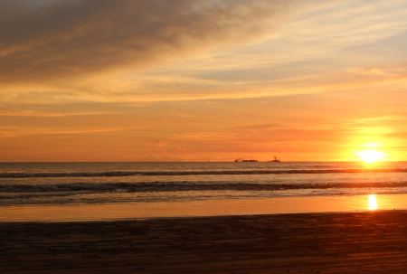 Sunset Di Pantai Mandailing