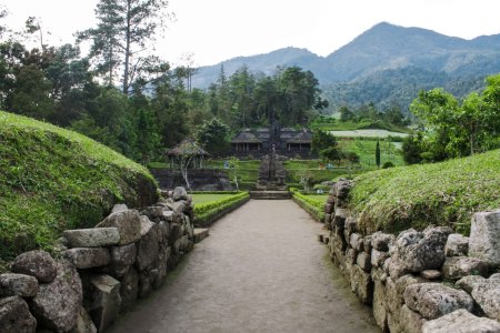 Sunyi yang penuh Arti