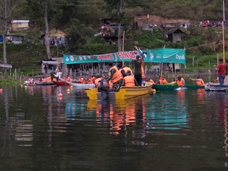 Lomba Perahu Tradisional