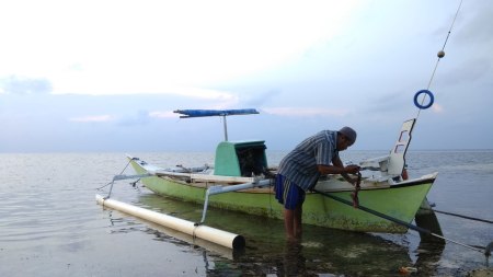 Semoga hari ini laut bersahabat dengan kita