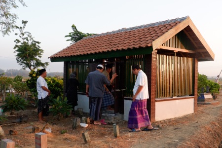 Nyekar makam