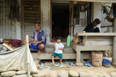 Siang hari di kampung naga