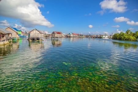 Rumah Terapung Kampung Bajo Wakatobi