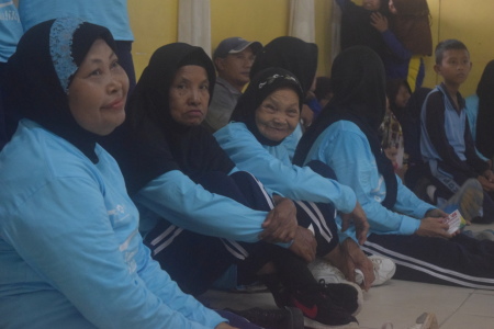 Nenek Pejuang Lomba