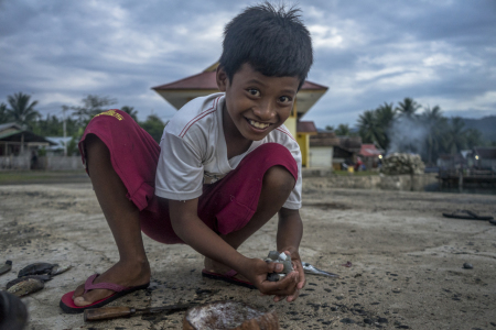 Membuat Umpan dari Potongan - potongan Ikan