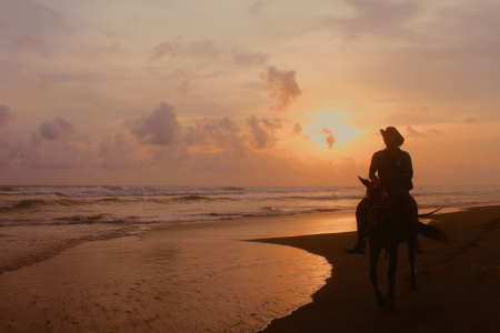 Menikmati sunset Yogyakarta