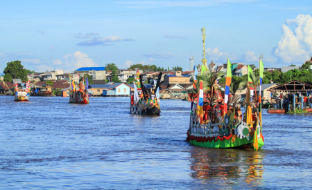 Karnaval Perahu Hias