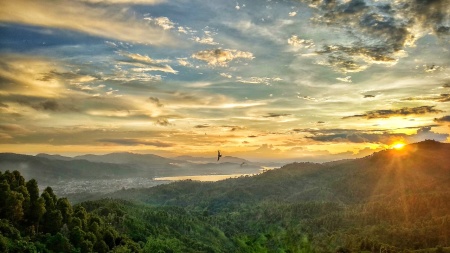 Senja di Desa Ogomoli Kabupaten Tolitoli