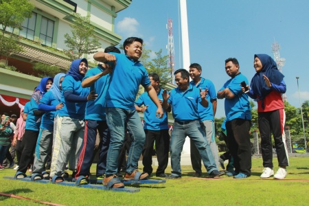 Melangkah bersama sukses bersama