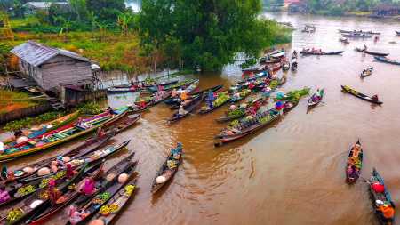 Pasar Terapung Lokbaintan