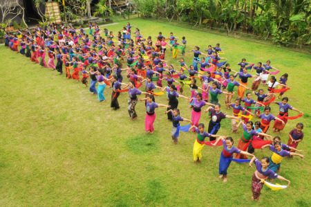 Belajar Menari Bersama