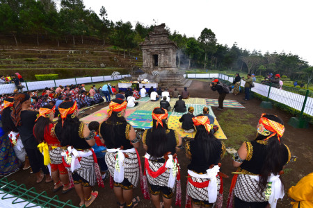 Jamasan Candi Gedungsongo