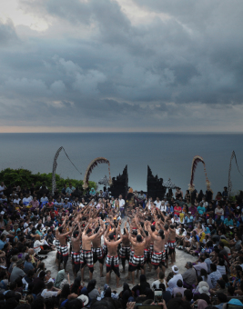 TARI KECAK