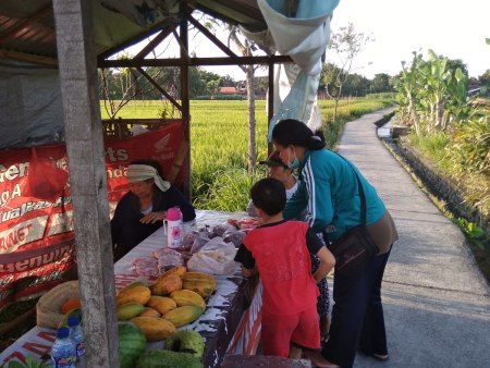 Peken Carik ; Membeli Langsung dari Petani di Sawah