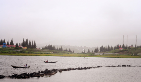 Pagi di Danau Atas