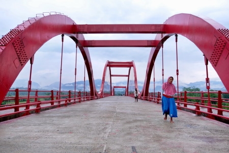 Jembatan Penghubung