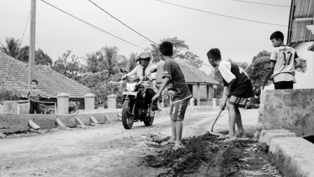 PEDULI PRASARANA TRANSPORTASI