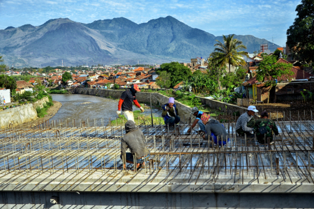 Membangun Jembatan