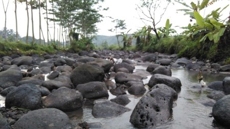 bebatuan di sungai