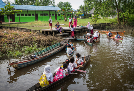 Tiba Di Sekolah