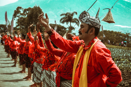 Keceriaan dan Semangat di Tanah Agraris