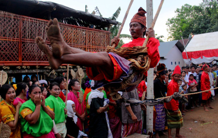 PESTA ADAT PATTAKKANG