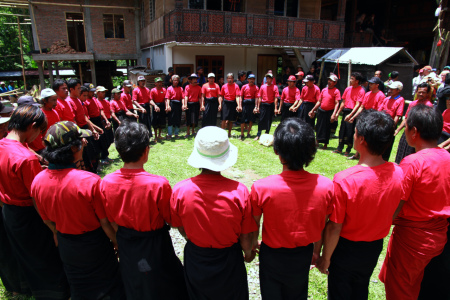 Tarian Ma'badong Upacara Kematian