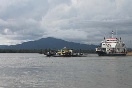 Transportasi Air di Batas Negeri Sambas
