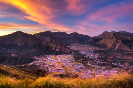 Menikmati Pemandangan Dari Bukit Pergasingan