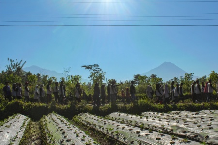 Susah seneng mlaku bareng