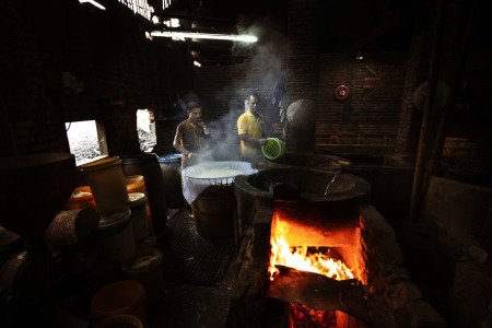 pengrajin Tahu sumedang