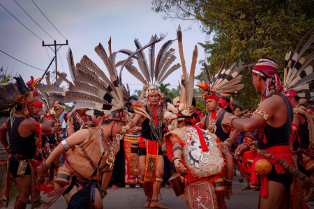 Tarian Penyambutan Suku Dayak Taba Sanggau Kapuas