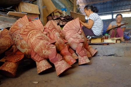 batik kayu desa jarum