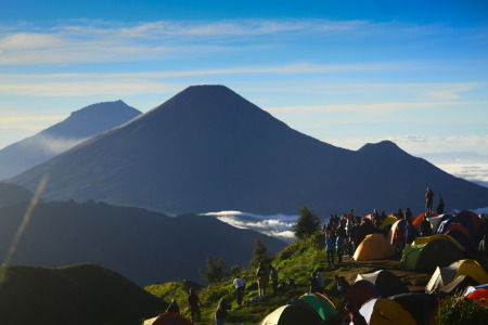 Menikmati Indahnya Alam Indoneisa di Gunung Prau
