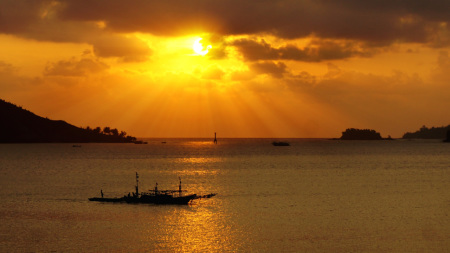 GOLDEN LIGHT AT MANDEH