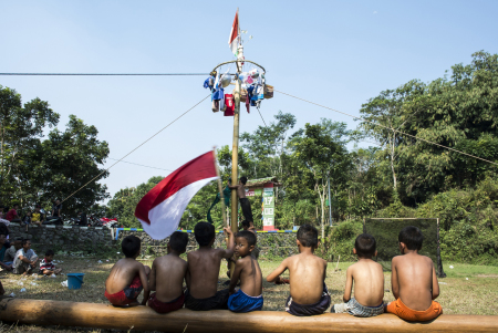 Mengamati Pertandingan 17 Agustus